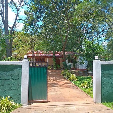 Senasuma Holiday Bungalow Anuradhapura Exterior foto